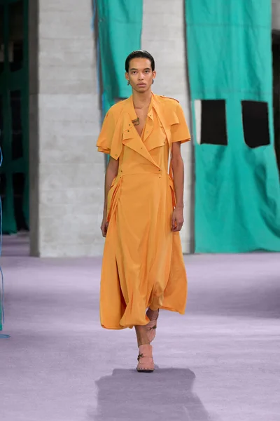 Look 40